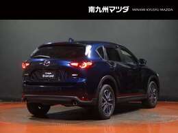 【CX-5】上質感と精悍さを兼ね備え、ワイド感を強調した意匠。オールラウンドな機能美と品格、洗練されたデザイン。