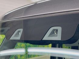 【スズキ　セーフティサポート】走行中に前方の車両等を認識し、衝突しそうな時は警報とブレーキで衝突回避と被害軽減をアシスト。より安全にドライブをお楽しみいただけます。