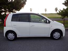 搭載されるエンジンは660ccの直列3気筒DOHC、58馬力の可変バルブタイミング機構（DVVT）付き。駆動方式はFF。ミッションはフロアシフト式4速AT。