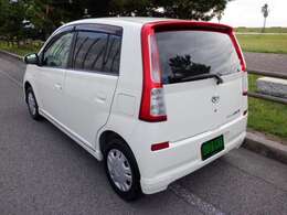 安全装置として、デュアルエアバッグ、フォグランプ、プリテンショナー＆フォースリミッター付きシートベルトを装備。