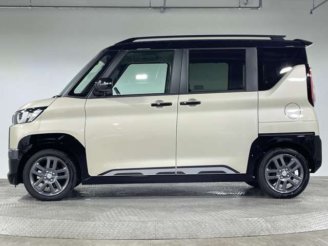 【左】当社基準による調査の結果、修復歴車と判断された車両は一部店舗を除き、販売を行なっておりません。万一、納車時に修復歴があった場合にはご契約の解除等に応じます。