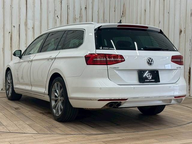 お車ご成約時の付帯率は驚きの90％OVER。GOOD　SPEED自慢のスーパーガラスコーティング。見違えるほどの輝きを放ち、納車後のメンテナンスも楽々。是非一度お試し下さい。