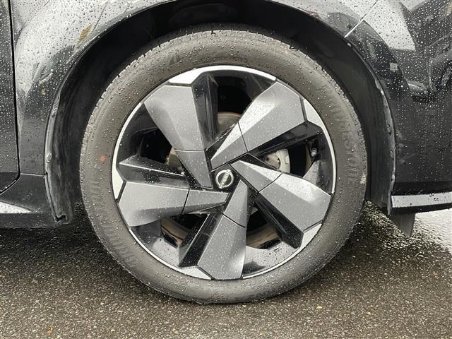 【タイヤ・ホイール】足回りもかっこよく決まってます！社外のアルミやスタッドレスタイヤも取り扱いございます！！ドレスアップもカスタマイズもお任せください！！