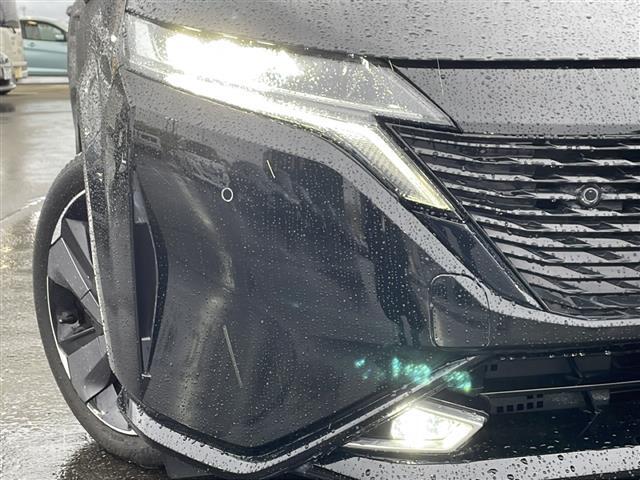 【ライト・ランプ】ワレもなく綺麗な状態なので、悪天候や夜間の走行も視界良好で安心してお乗りいただけます。ヘッドライト・ホイール・フロントガラスなど色々な部分コーティングをご用意しております！