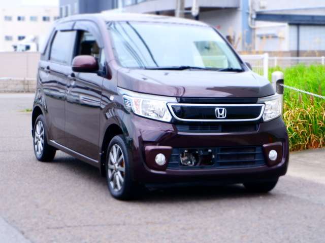 内外装の綺麗なディーラーさんからの下取り車として入庫しました。