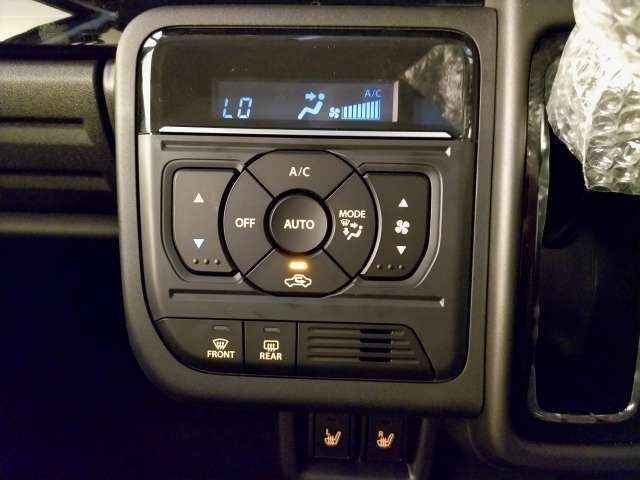 手になじみ運転も快適、いつも触る部分ですので質感は良いほうが良いですね