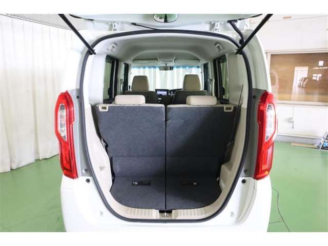 荷室も広いので荷物をたくさん乗せれます★