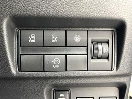 【両側パワースライドドア】スマートキーや運転席のスイッチで後席両側スライドドアの開閉が可能♪電動だから力を入れてドアを開ける必要が無く、小さなお子様でも簡単に開け閉めでき快適です♪