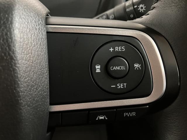 走行スピードと前方車との車間距離を設定すると前方のクルマに合わせて自動で追従・減速が行われます☆　高速道路での長距離ドライブが非常に楽になります☆