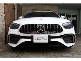 難易度が高いとされるメルセデスのカスタムに日々取り組み、力を入れております。グレードに合わせ最新のトレンドを取り入れた、「理想の車」を提供致します。