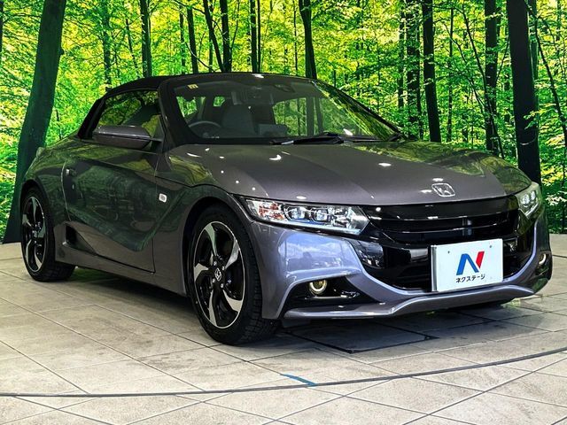 大好評のボディコーティング「弾スプラッシュコート」もご納車までに施工可能。通常のガラスコートと異なる、耐久年数6年の無機質ガラスコーティングが、ボディをキレイな状態に保ってくれます。