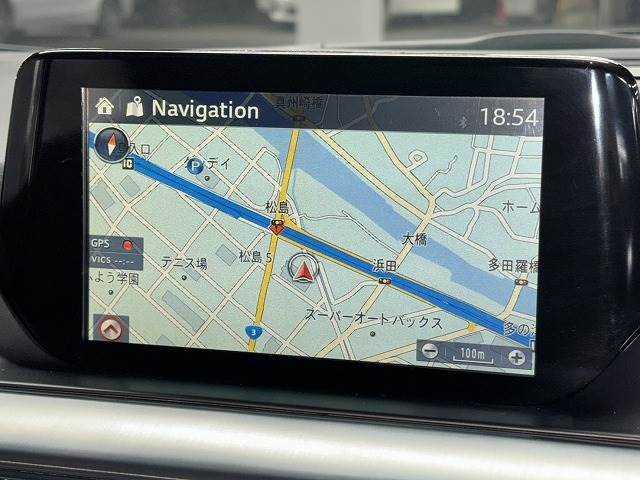 【純正ナビ】一体感のあるナビは、高級感ある車内を演出してくれます。Bluetooth再生などオーディオ機能も充実しておりますので、運転もより楽しめます♪
