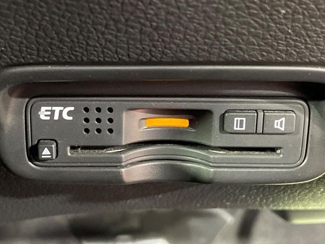 【ETC】高速道路の料金所をストレスなく通過！話題のスポットやサービスエリアに多い「スマートIC」利用時は必須のアイテムです。当店でセットアップを実施、ご納車当日からすぐにご利用いただけます！