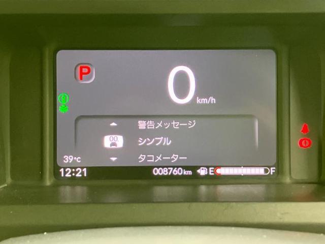 WECARSの展示場では実際に見て、触ってお車をお選びいただけます！知識の豊富な営業スタッフが様々なカーライフをご提案いたします！