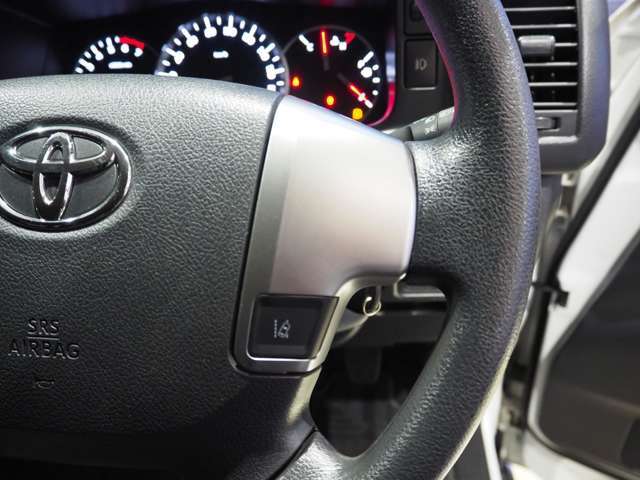 セーフティセンスP　プリクラッシュセーフティ　レーンディパーチャーアラート　オートマチックハイビーム