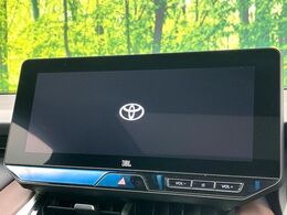 【12.3インチワイドナビ】高級感とインパクトのある大型ワイドナビを装備。各種オーディオ操作はもちろん、横長ワイド画面でのマップ2分割表示など、利便性も高いナビです♪