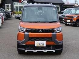 愛嬌のあるフロント周り。LEDヘッドライト＆フォグランプを装備。