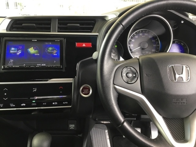 ECLIPSEのメモリーナビ（AVN-SZ04i）搭載。