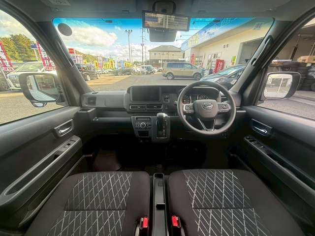 【関東・関西仕入メイン】低走行車がズラリ展示☆【他店舗よりお取り寄せの陸送費無料】【全車試乗可能】【敷地内に東北陸運局認証工場併設！】各種オートローン、任意保険取扱代理店、ナビ等電装品やタイヤなども♪