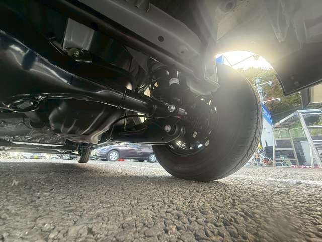 自動車保険の見直しも行っております！国内大手損保会社4社の代理店で3年長期分割保険など、お車が変わるタイミングに合わせてお客様に最適のプランをご案内いたします。詳しくは資格保有のスタッフまで☆