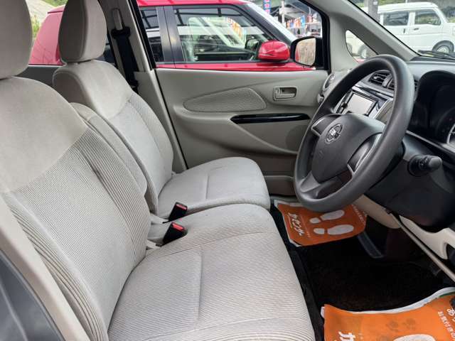運転席廻りです☆小郡車輌ってどんなお店なの？！ってかたは口コミをチェックしてみてください☆当社ユーザー様より生のお言葉を掲載させて頂いております☆お店選びのお手伝いになれば幸いです！