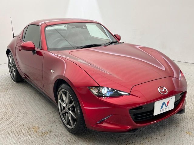大好評のボディコーティング「弾スプラッシュコート」もご納車までに施工可能。通常のガラスコートと異なる、耐久年数6年の無機質ガラスコーティングが、ボディをキレイな状態に保ってくれます。
