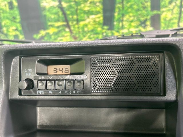 お好きな音楽を車内でお楽しみいただけます♪スピーカー交換・ウーハー追加などの音質向上や、最新ナビ・後席モニター等の取り付けも是非ご相談ください！