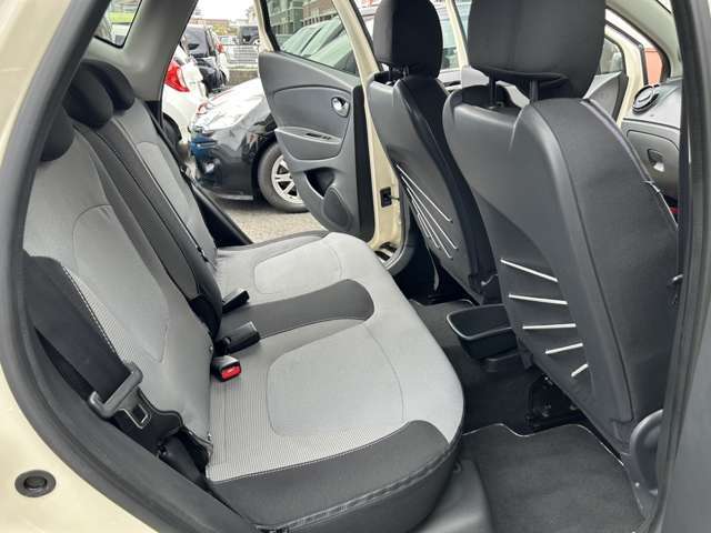 ◆納車前に鉄粉やしつこい汚れを取り除き、丁寧に仕上げています。