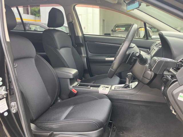 乗ってみればわかる運転のしやすさ！！自分に合ったシートアレンジにしませんか？運転席は使用感が少し出ますが、出来る限り綺麗にさせて頂いております！！