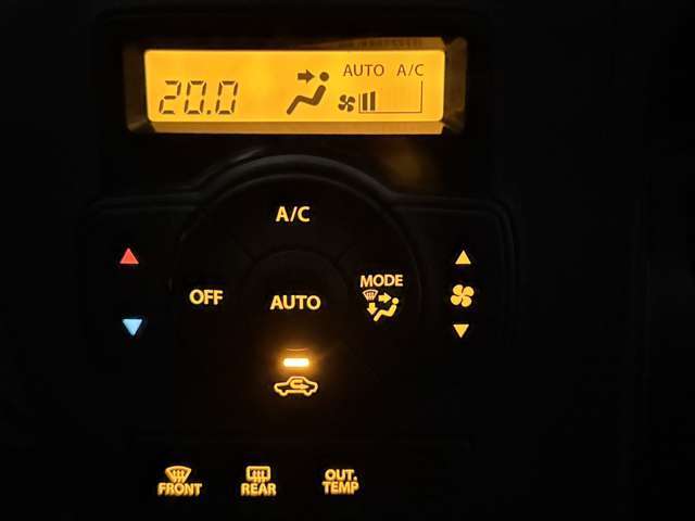 【有限会社クライス】です。当社のウリは中古車を中古と思わせない【業界トップクラスの仕上げ】が魅力です！！また、高価買取・アフターメンテナンス・自動車保険などお車に関わること、全てお任せください！！