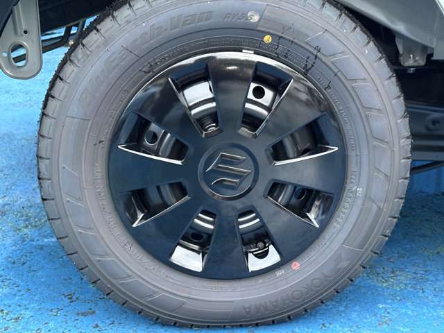 【有限会社クライス】です。当社のウリは中古車を中古と思わせない【業界トップクラスの仕上げ】が魅力です！！また、高価買取・アフターメンテナンス・自動車保険などお車に関わること、全てお任せください！！