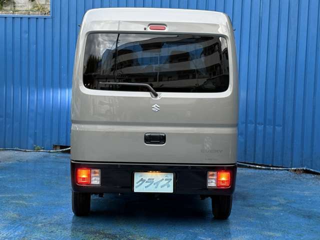 【有限会社クライス】です。当社のウリは中古車を中古と思わせない【業界トップクラスの仕上げ】が魅力です！！また、高価買取・アフターメンテナンス・自動車保険などお車に関わること、全てお任せください！！