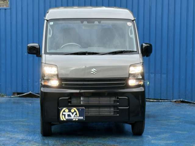 【有限会社クライス】です。当社のウリは中古車を中古と思わせない【業界トップクラスの仕上げ】が魅力です！！また、高価買取・アフターメンテナンス・自動車保険などお車に関わること、全てお任せください！！