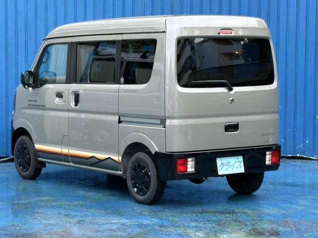 【有限会社クライス】です。当社のウリは中古車を中古と思わせない【業界トップクラスの仕上げ】が魅力です！！また、高価買取・アフターメンテナンス・自動車保険などお車に関わること、全てお任せください！！