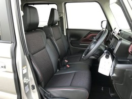 【クッション性が高く乗り心地良いシート】長距離運転でも快適に過ごせるようにクッション性が高いシートです。