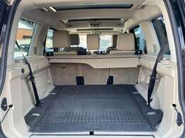 ラゲージスペースには奥行きがあり、お買い物やレジャーなどでも多くのお荷物を積むことが出来ます◎