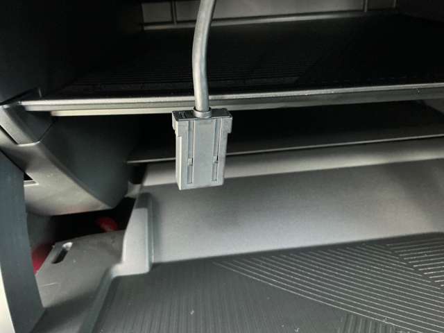 HDMI入力端子付きです。スマホのミラーリングやファイアスティック等でアプリの映像も見れます。