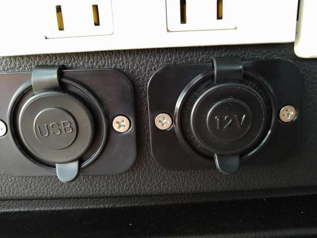 USBポート・VC12Vソケット