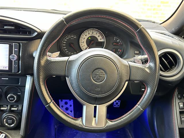 ハンドルの画像です。店舗にて現車の確認もいただけますので、お電話で在庫のご確認の上是非ご来店くださいませ！！！