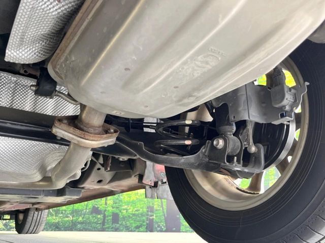 お車を安心してお乗りいただく為には、足回りの定期点検が欠かせません。サービスサポート（有償保証）では無料点検もご提供しており、安心のカーライフをお過ごしいただけるサポート体制が整っています。