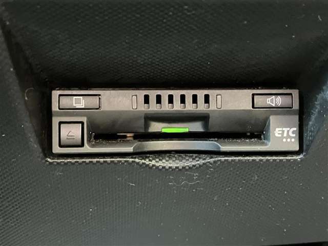 ETC搭載車しか通過できないスマートICが利用できるようになります。現在、スマートICの設置箇所も増えてきてます。また、料金所での小銭の出し入れや雨天時における窓の開閉などの紛らわしさも解消されます。