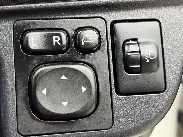 プリウス　ヤリスのHVやタンク・ルーミー等豊富な在庫でお待ちしております