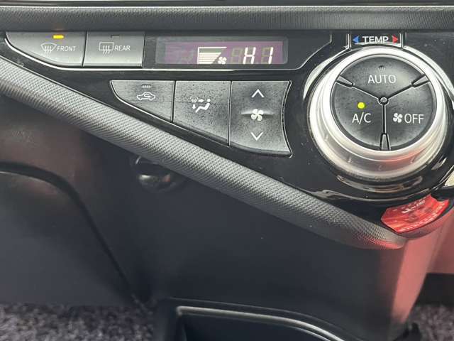 中古車をご購入するにあたって安心なアフターサービス。全国の正規ディーラー様にて保証修理が可能となるグレードアップ保証。詳しくはスタッフまで！！