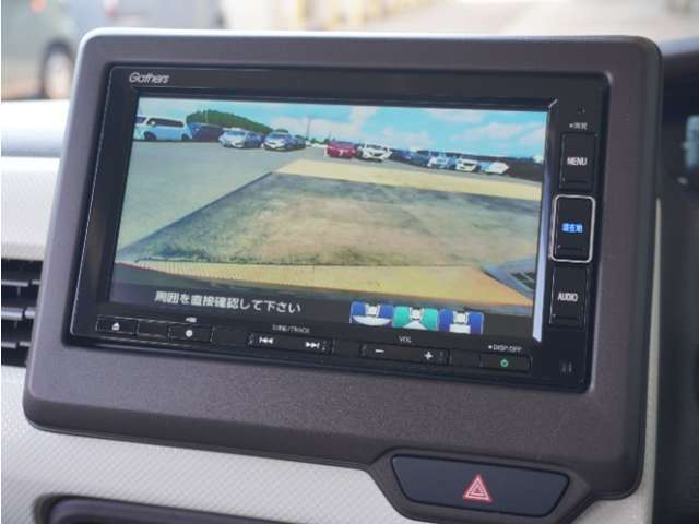 ◆バックカメラ◆リバースにするだけで映ります、後方の安全確認や、狭い駐車場での車庫入れ、雨の日や夜間など視界の悪い時に便利です！安全にバックする為には欠かせない装備です。