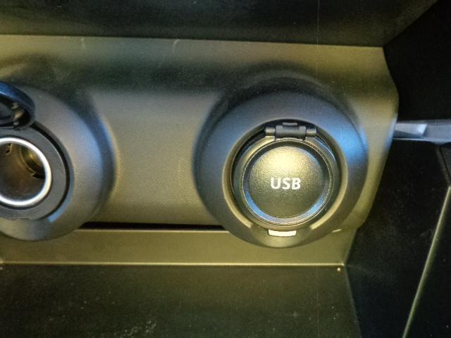 USBポート装備で携帯の充電にとても便利です