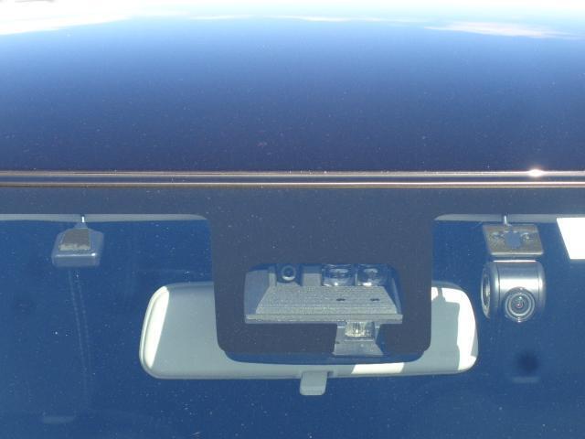 デュアルカメラブレーキサポート装備、安全運転をサポートします。