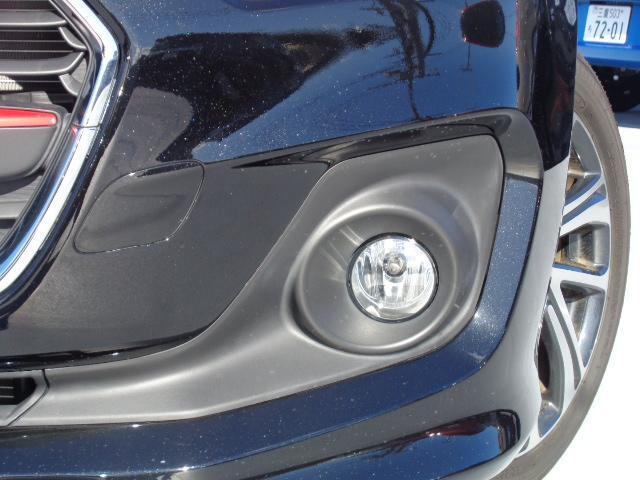 フォグランプ装備です。暗い道や見通しの悪い箇所でも安全の為にお使い頂けます。