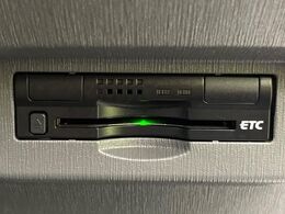 【ETC】高速道路の料金所をストレスなく通過！話題のスポットやサービスエリアに多い「スマートIC」利用時は必須のアイテムです。当店でセットアップを実施、ご納車当日からすぐにご利用いただけます！