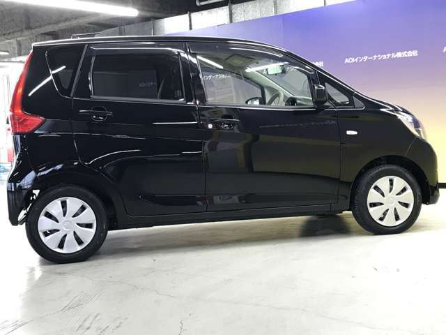 エンジンルーム、室内、クリーニング済みです。厳選したお車を屋内展示場にて展示中☆車両品質には自信がございます！ぜひ一度ご来店ください！！