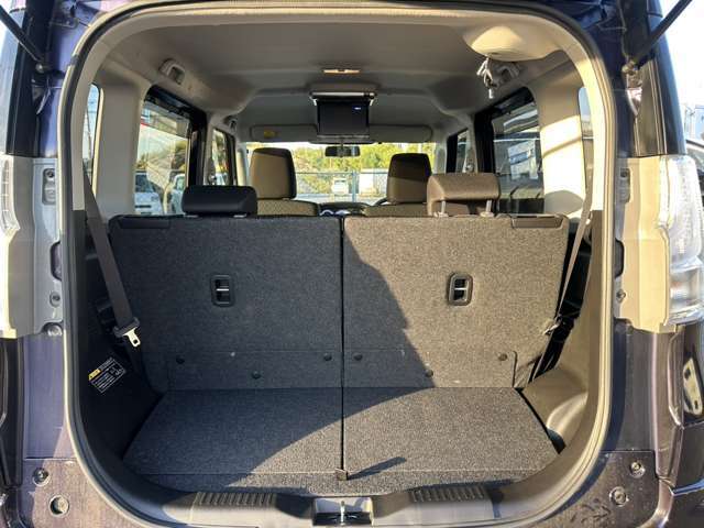 トランクルームも広々！シートアレンジ次第でちょっとしたお買い物からご家族そろってのお買い物も、季節ならではのレジャーにも！もちろんお仕事でも！使い勝手様々です（＾＾）/
